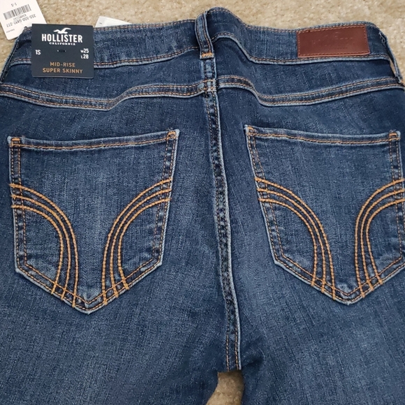 NWT Hollister Jeans - Picture 5 of 5